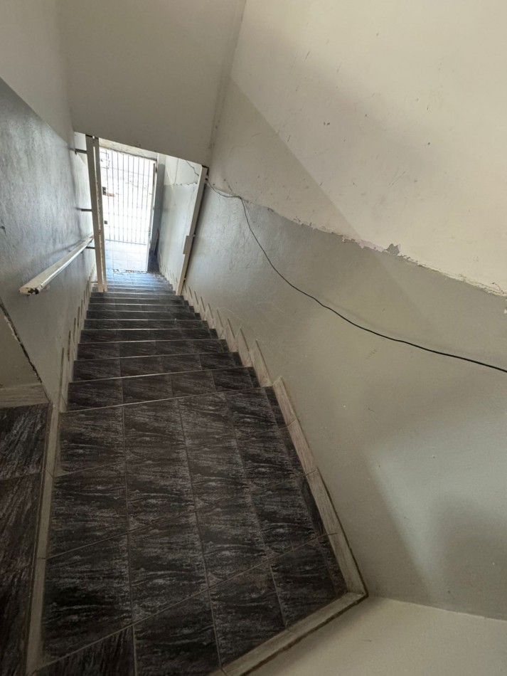 Alquiler local amplio destino.Primer piso san Miguel 