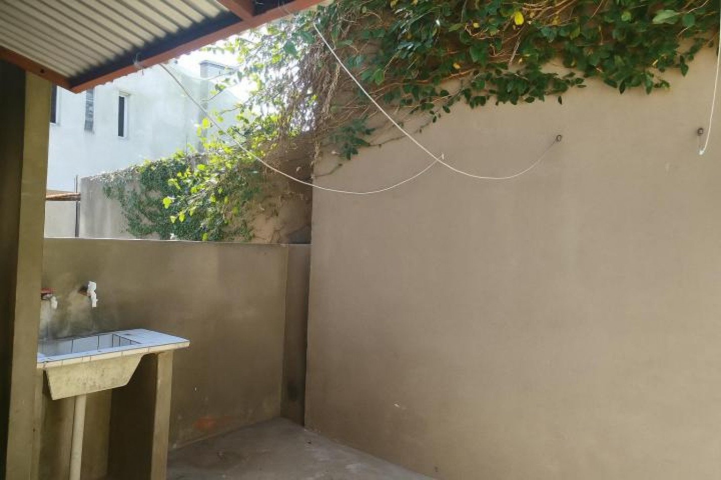 Alquiler casa estilo duplex tres ambientes dos baños san Miguel 