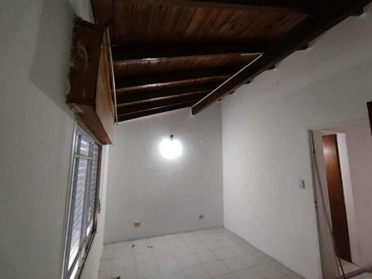 Alquiler casa estilo duplex tres ambientes dos baños san Miguel 