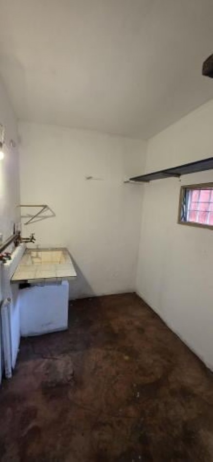 Alquiler casa con pileta 5 cocheras Jose C Paz 