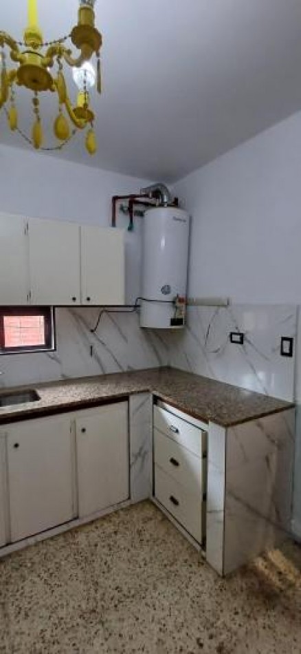 Alquiler casa con pileta 5 cocheras Jose C Paz 