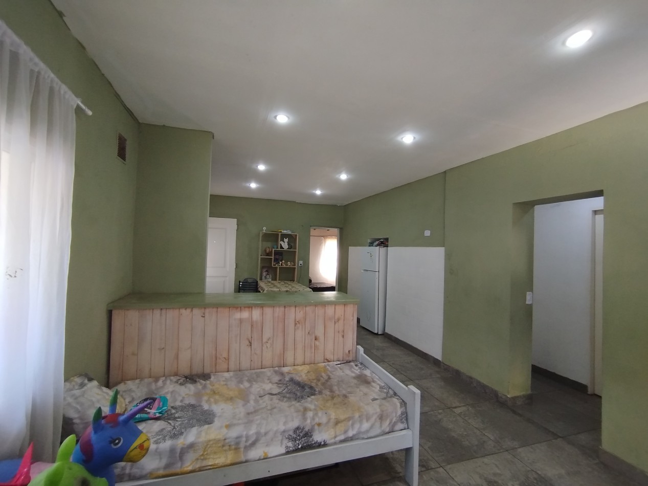 Venta Dos Casas Local muy buena ubicacion Jose C Paz 