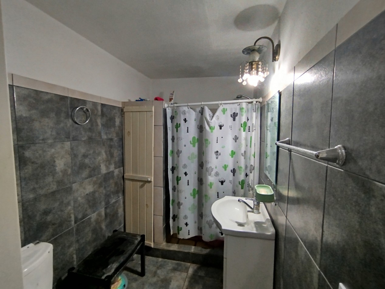 Venta Dos Casas Local muy buena ubicacion Jose C Paz 