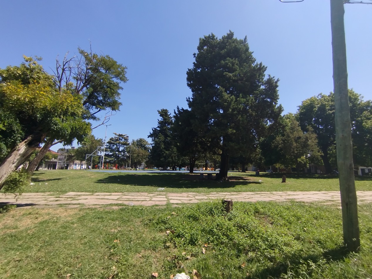 Venta Dos Casas Local muy buena ubicacion Jose C Paz 