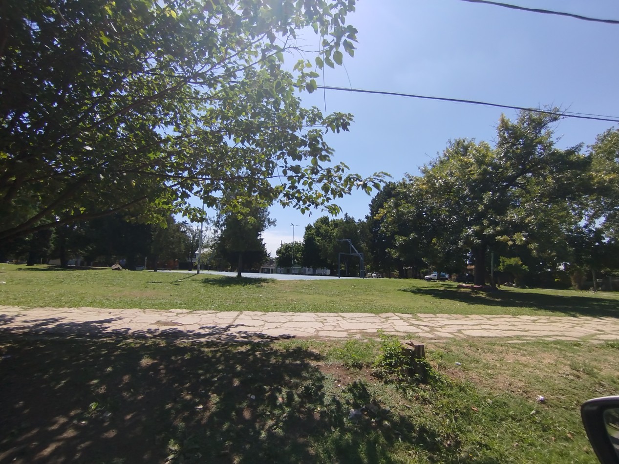 Venta Dos Casas Local muy buena ubicacion Jose C Paz 