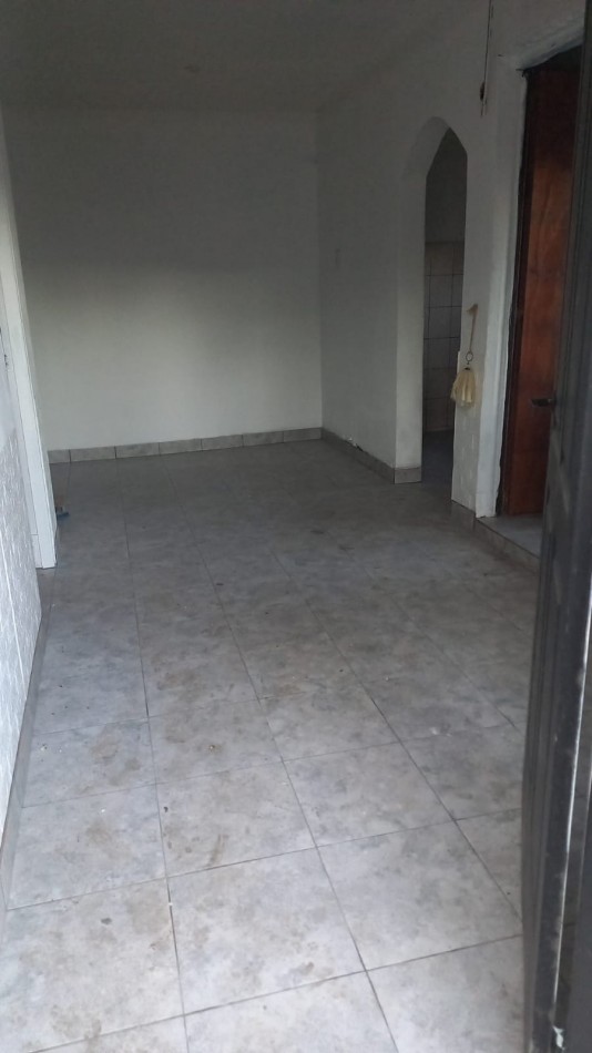 Venta Dos Casas Local muy buena ubicacion Jose C Paz 