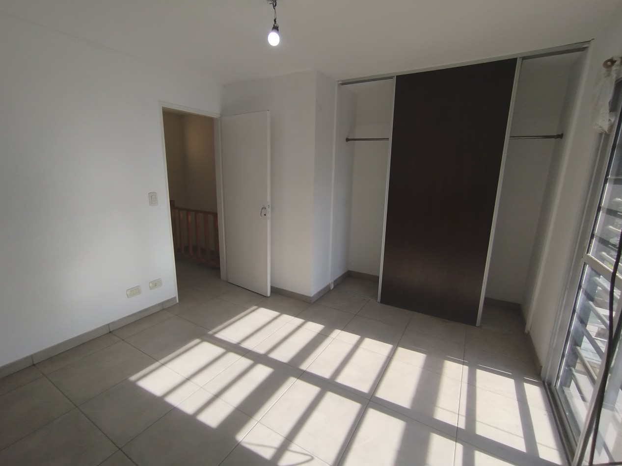 Venta Casa Triplex Jose C Paz Financia 