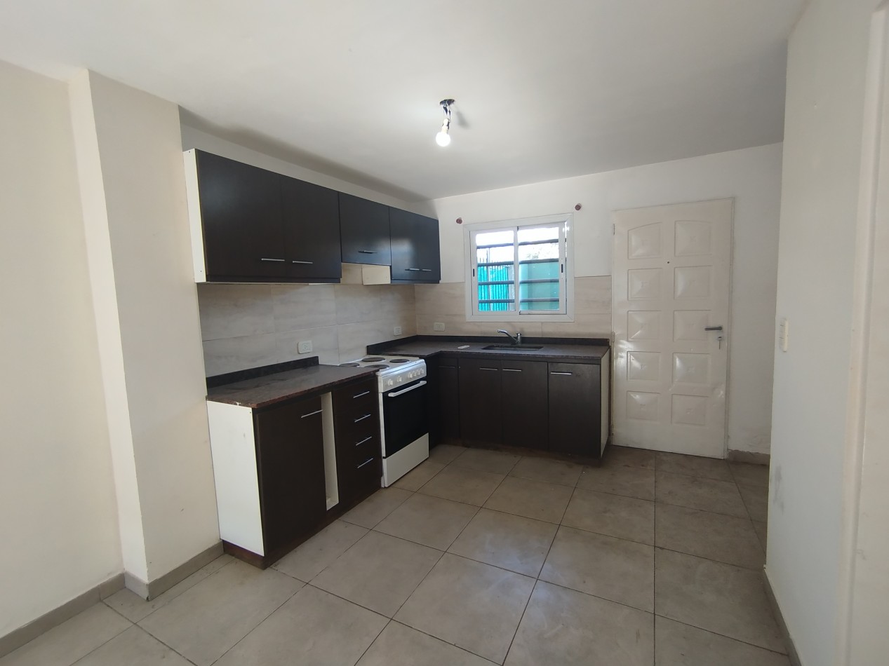 Venta Casa Triplex Jose C Paz Financia 