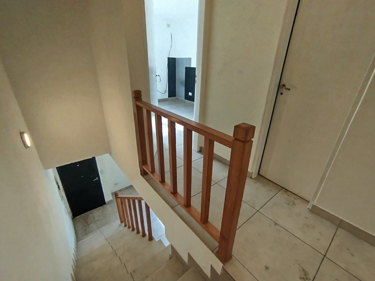 Venta Casa Triplex Jose C Paz Financia 