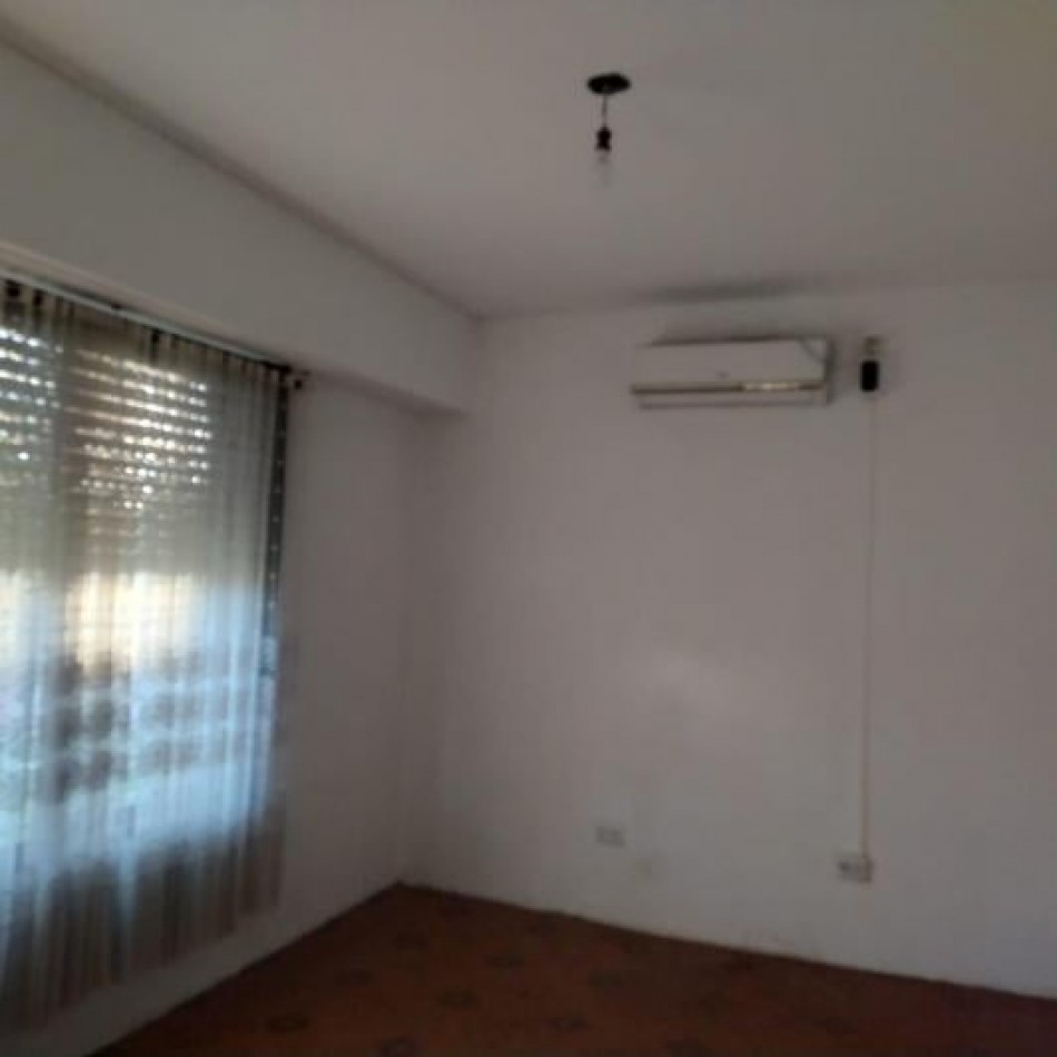 venta Casa y dos departamentos villa de mayo Malvinas argentinas 