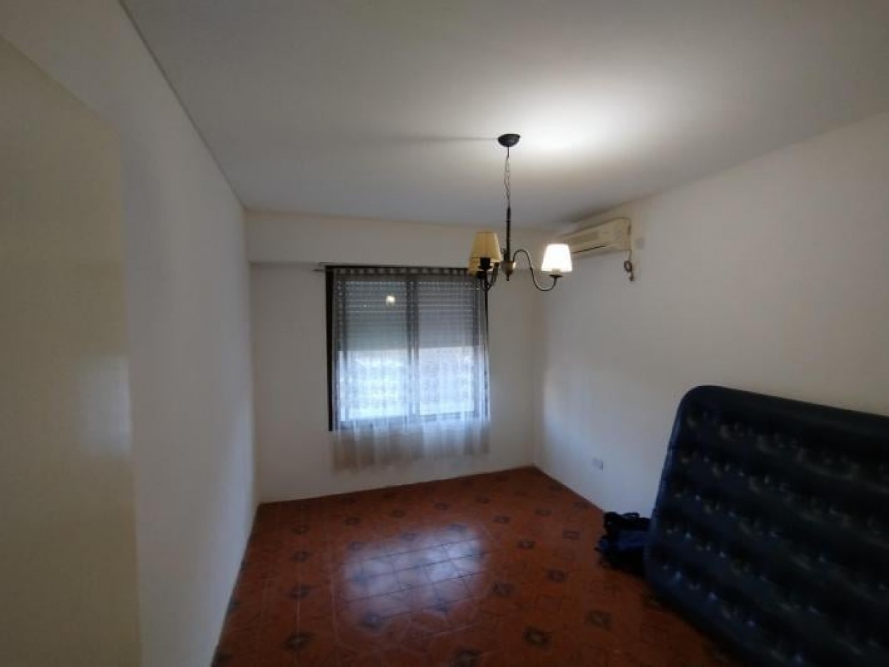 venta Casa y dos departamentos villa de mayo Malvinas argentinas 