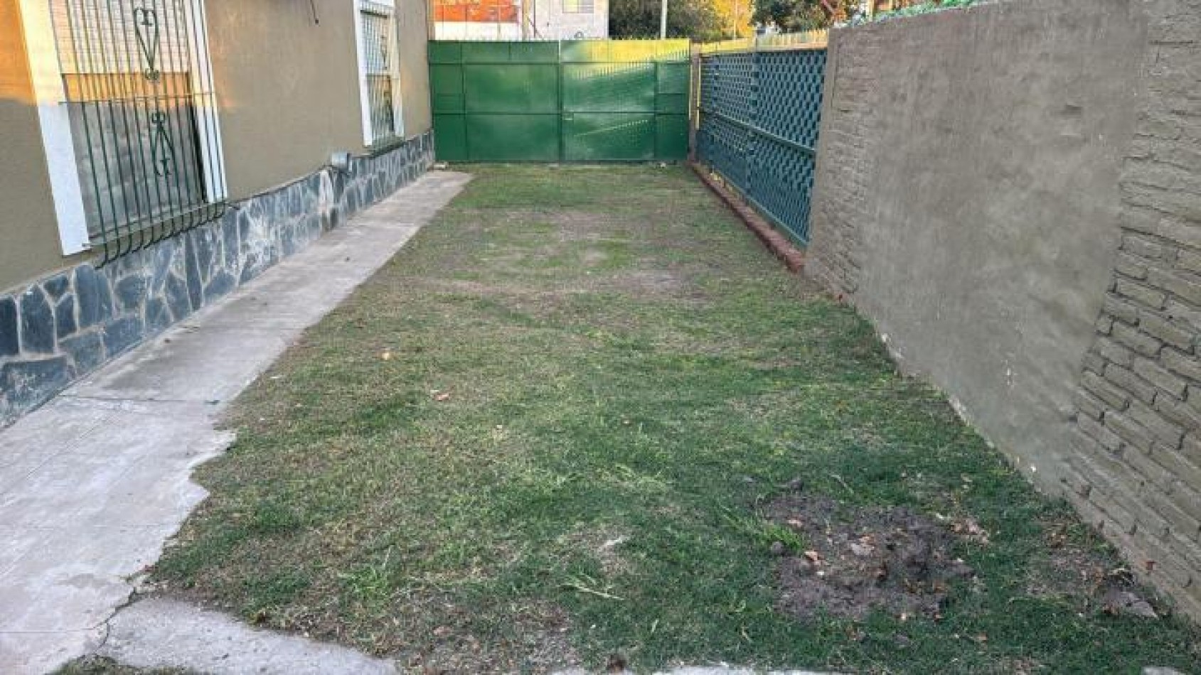 venta Casa y dos departamentos villa de mayo Malvinas argentinas 