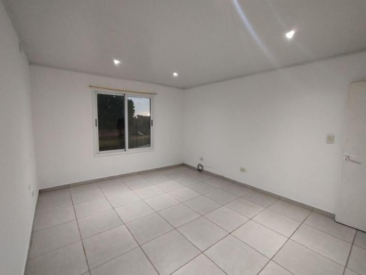 venta Casa y dos departamentos villa de mayo Malvinas argentinas 