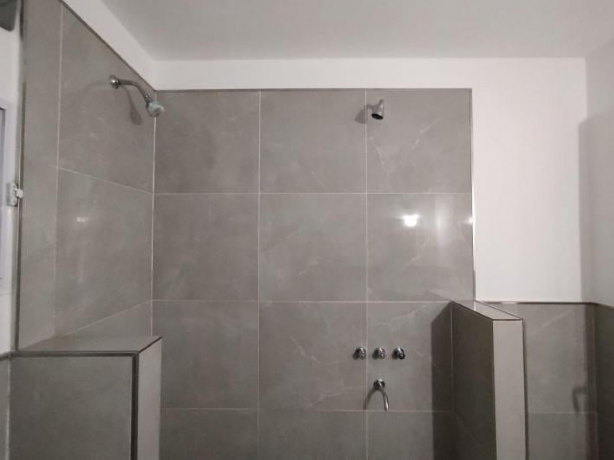 venta Casa y dos departamentos villa de mayo Malvinas argentinas 