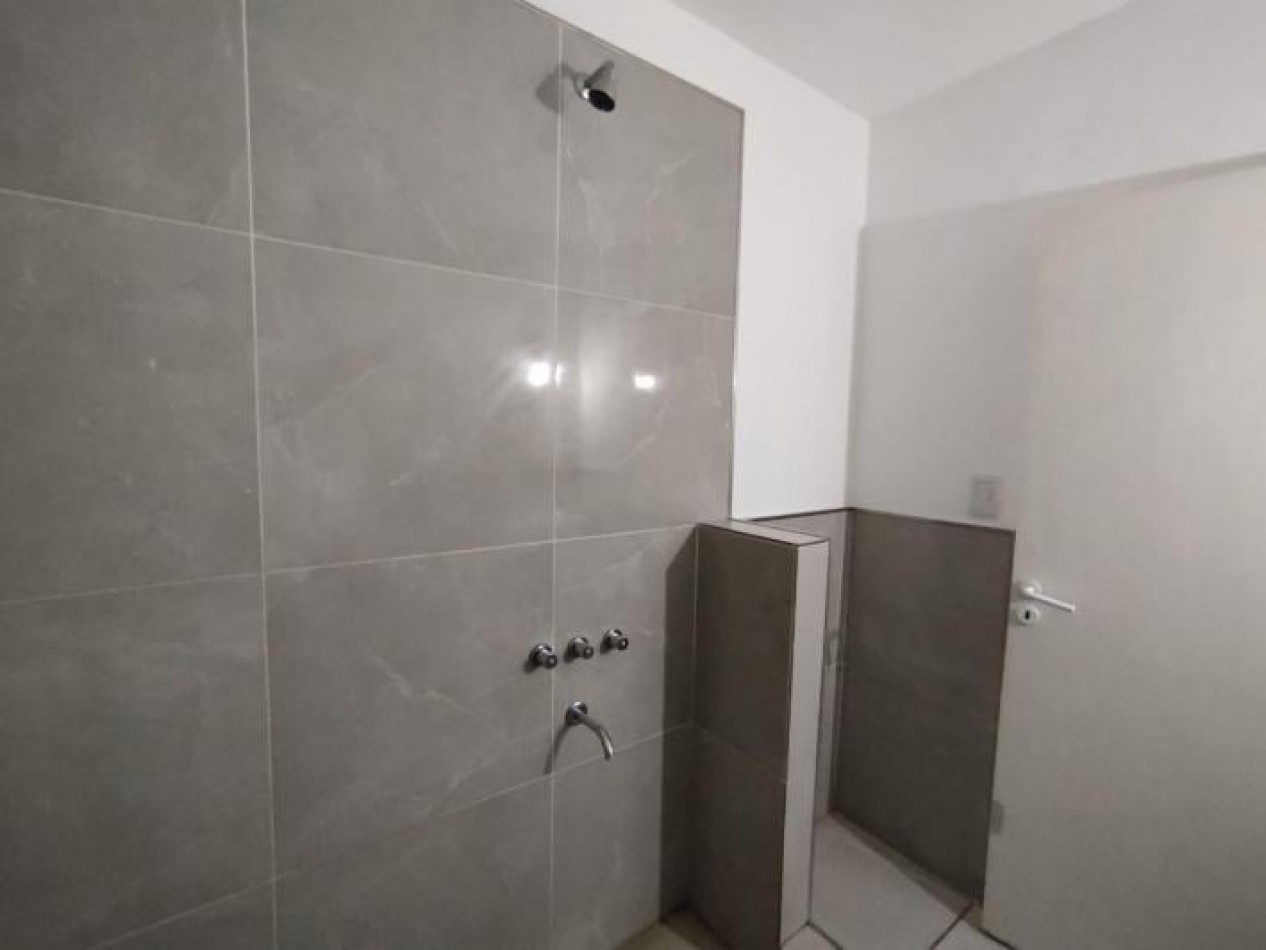 venta Casa y dos departamentos villa de mayo Malvinas argentinas 