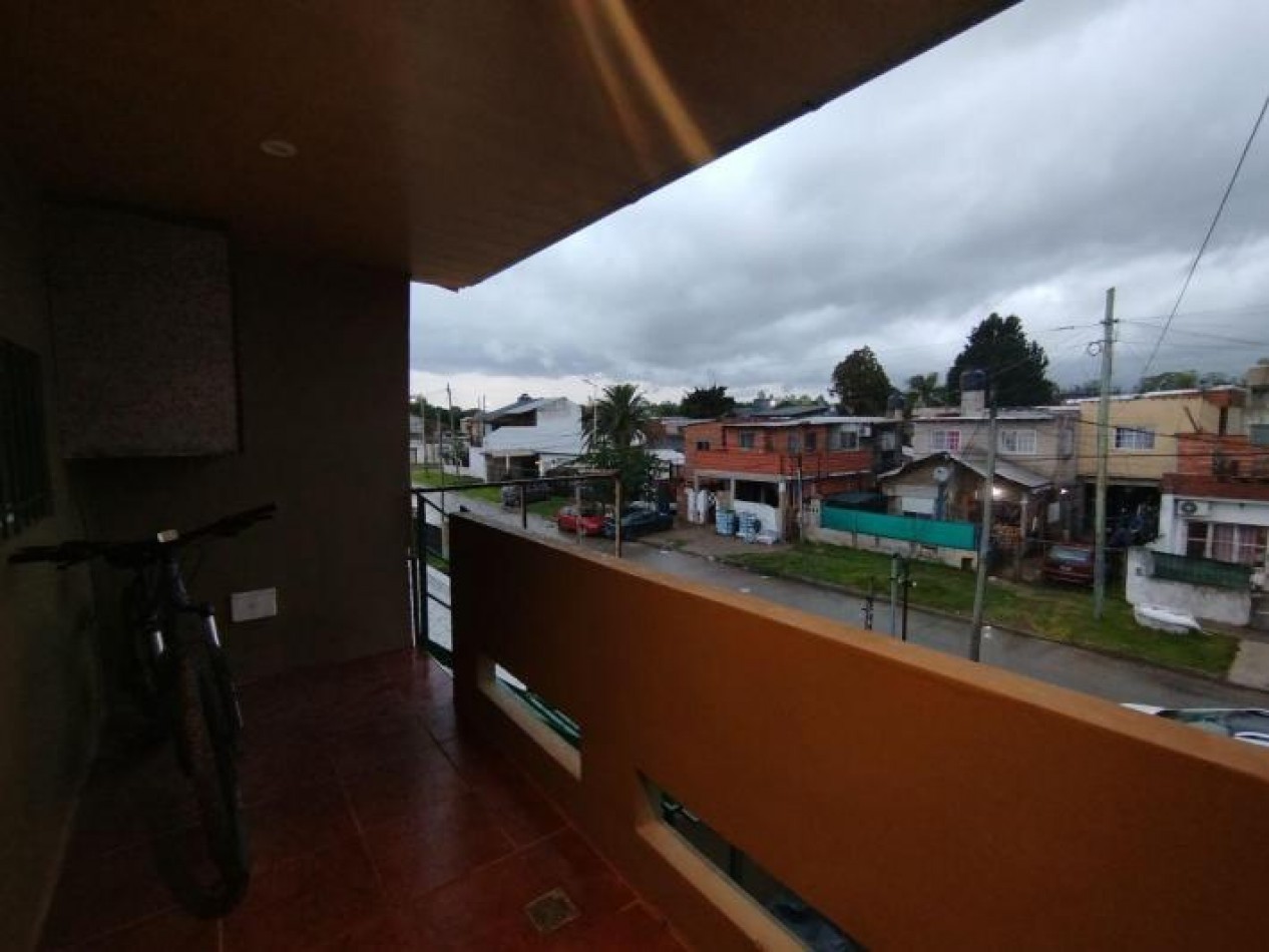 venta Casa y dos departamentos villa de mayo Malvinas argentinas 