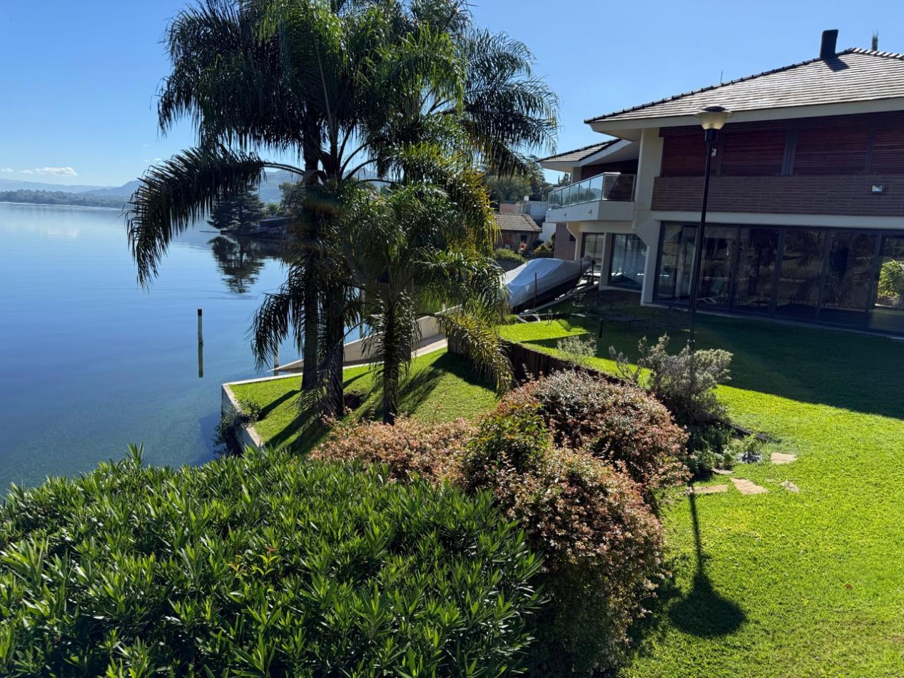 Venta casa de categoria Villa Carlos Paz Cordoba