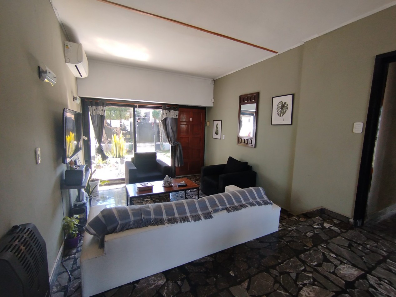 Venta casa cuatro ambientes pileta Apto credito san Miguel 