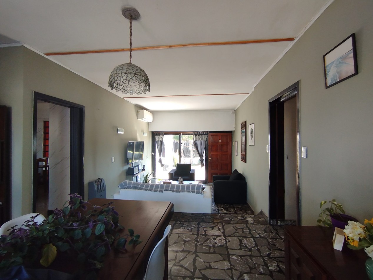 Venta casa cuatro ambientes pileta Apto credito san Miguel 