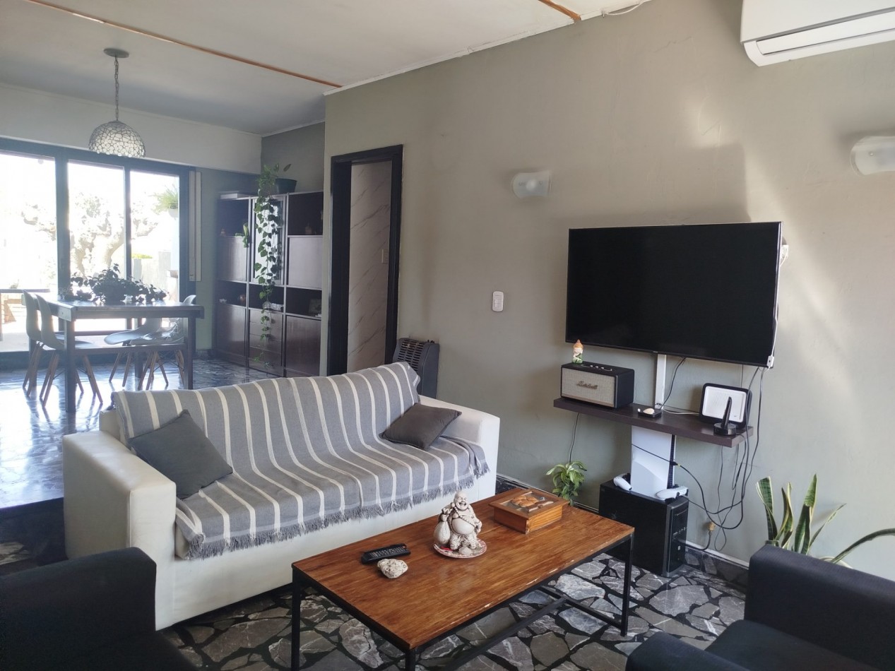 Venta casa cuatro ambientes pileta Apto credito san Miguel 