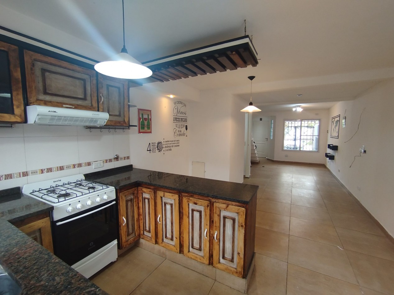 Alquiler casa duplex los Polvorines Malvinas argentinas 