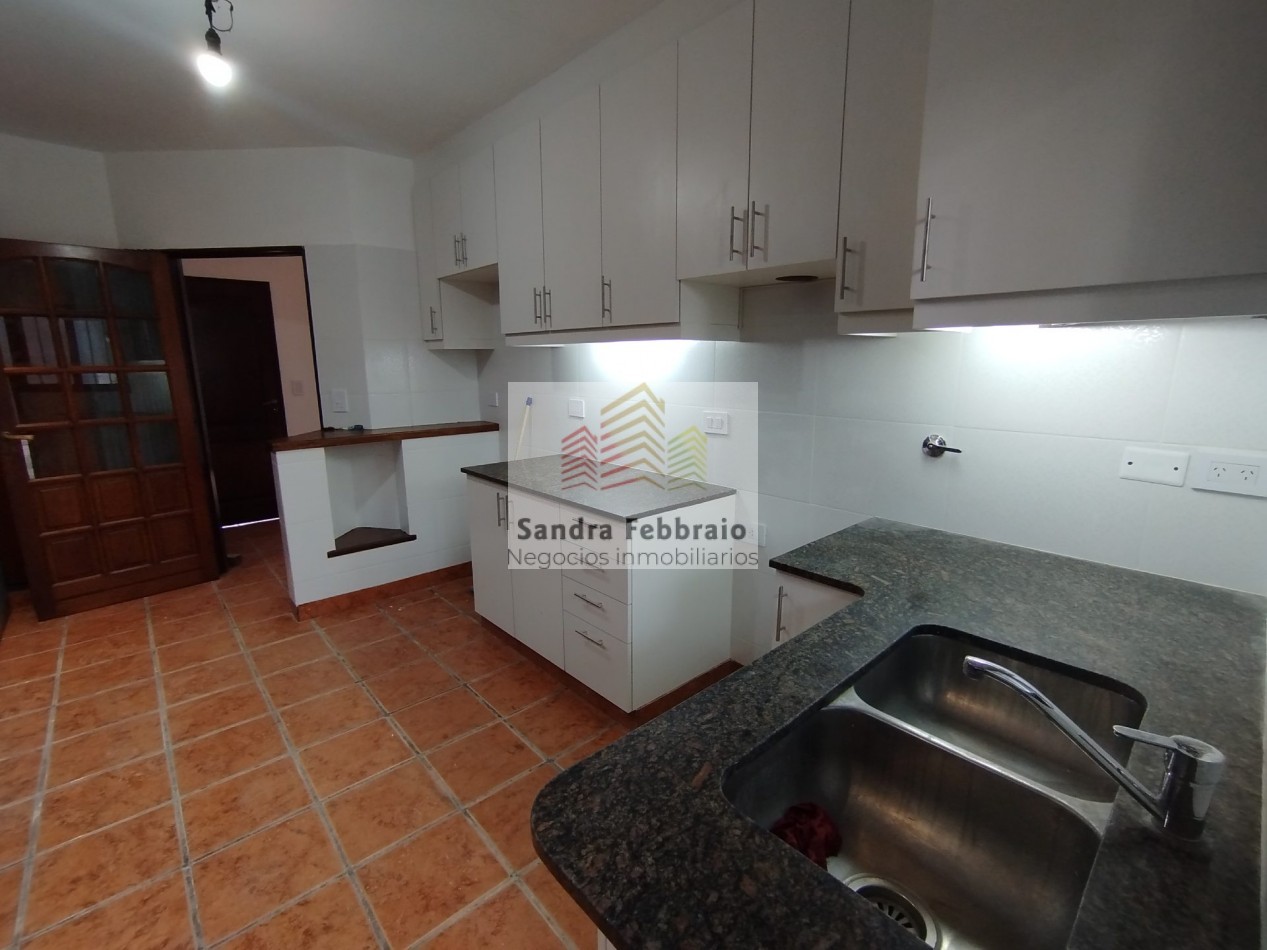 Venta casa estilo duplex cuatro ambientes san Miguel 
