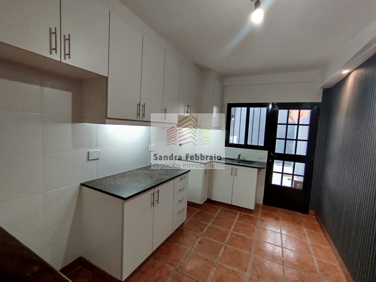 Venta casa estilo duplex cuatro ambientes san Miguel 