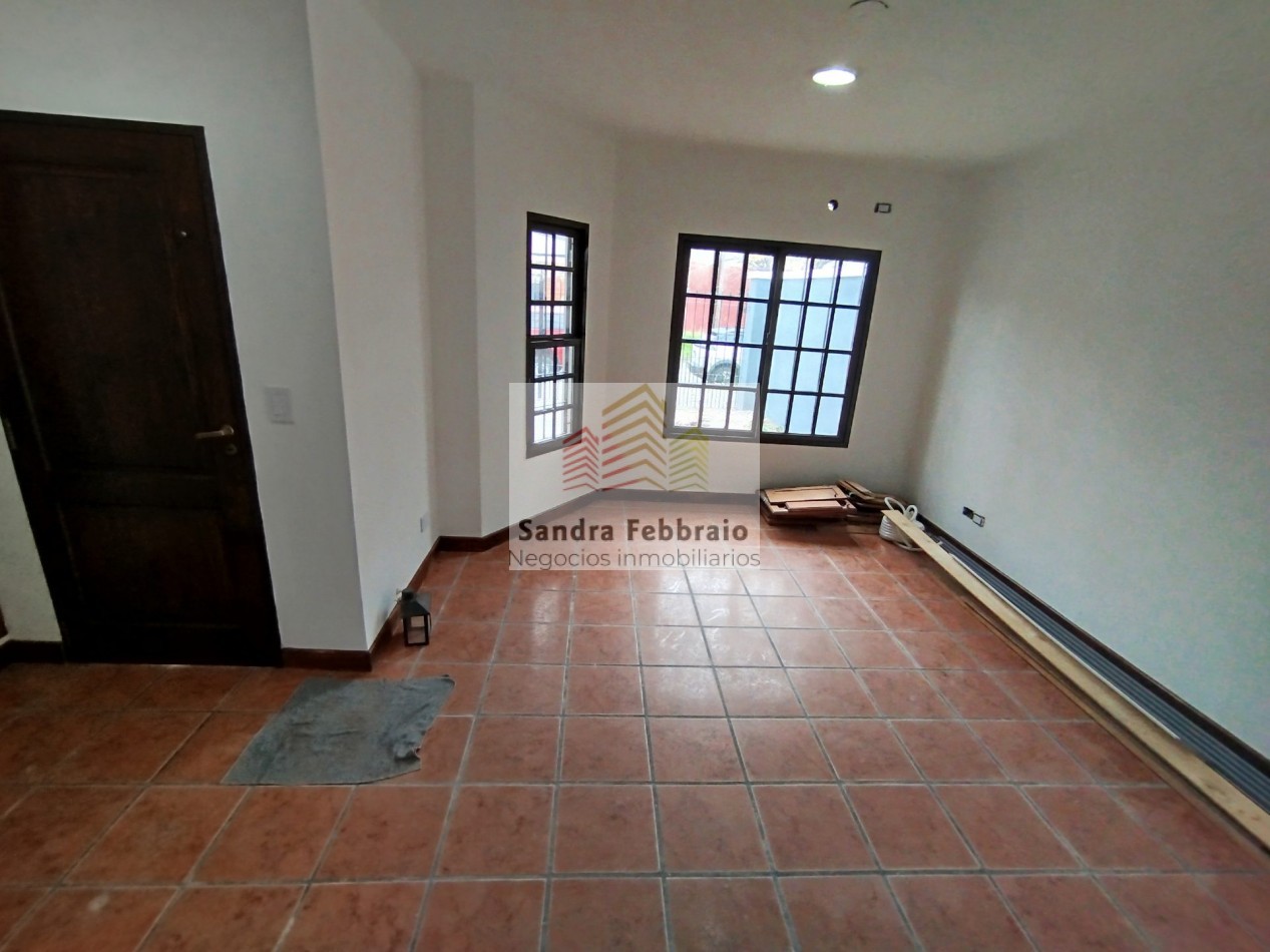 Venta casa estilo duplex cuatro ambientes san Miguel 