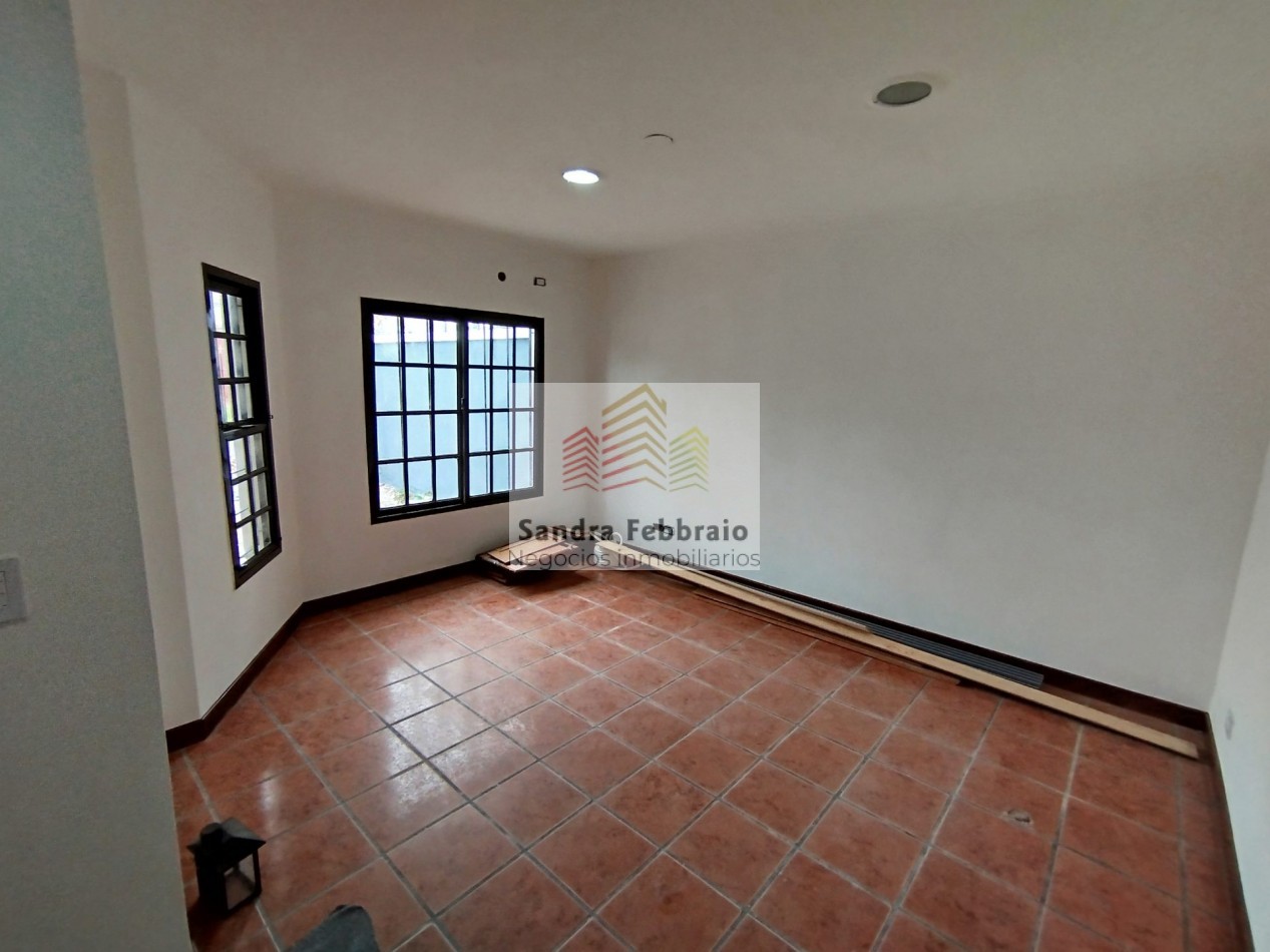 Venta casa estilo duplex cuatro ambientes san Miguel 