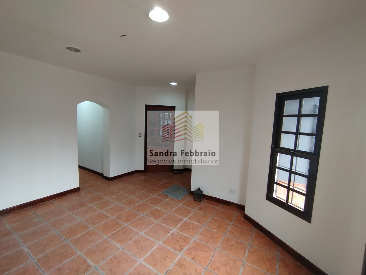 Venta casa estilo duplex cuatro ambientes san Miguel 