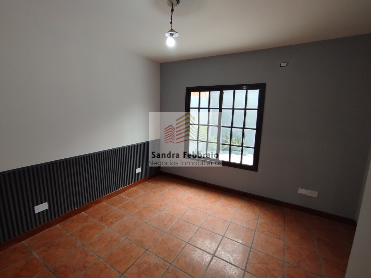 Venta casa estilo duplex cuatro ambientes san Miguel 