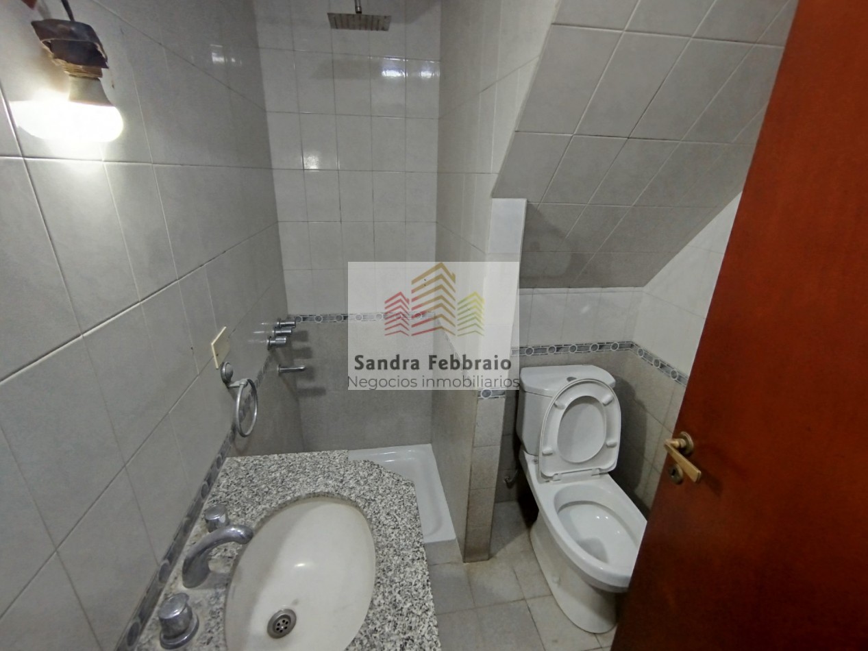 Venta casa estilo duplex cuatro ambientes san Miguel 