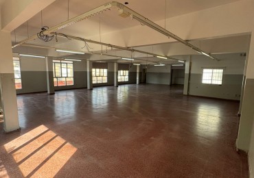 Alquiler local amplio destino.Primer piso san Miguel 