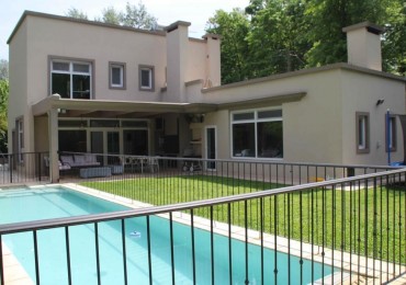 Venta casa moderna apta credito bancario Malvinas Argentinas