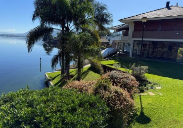 Venta casa de categoria Villa Carlos Paz Cordoba
